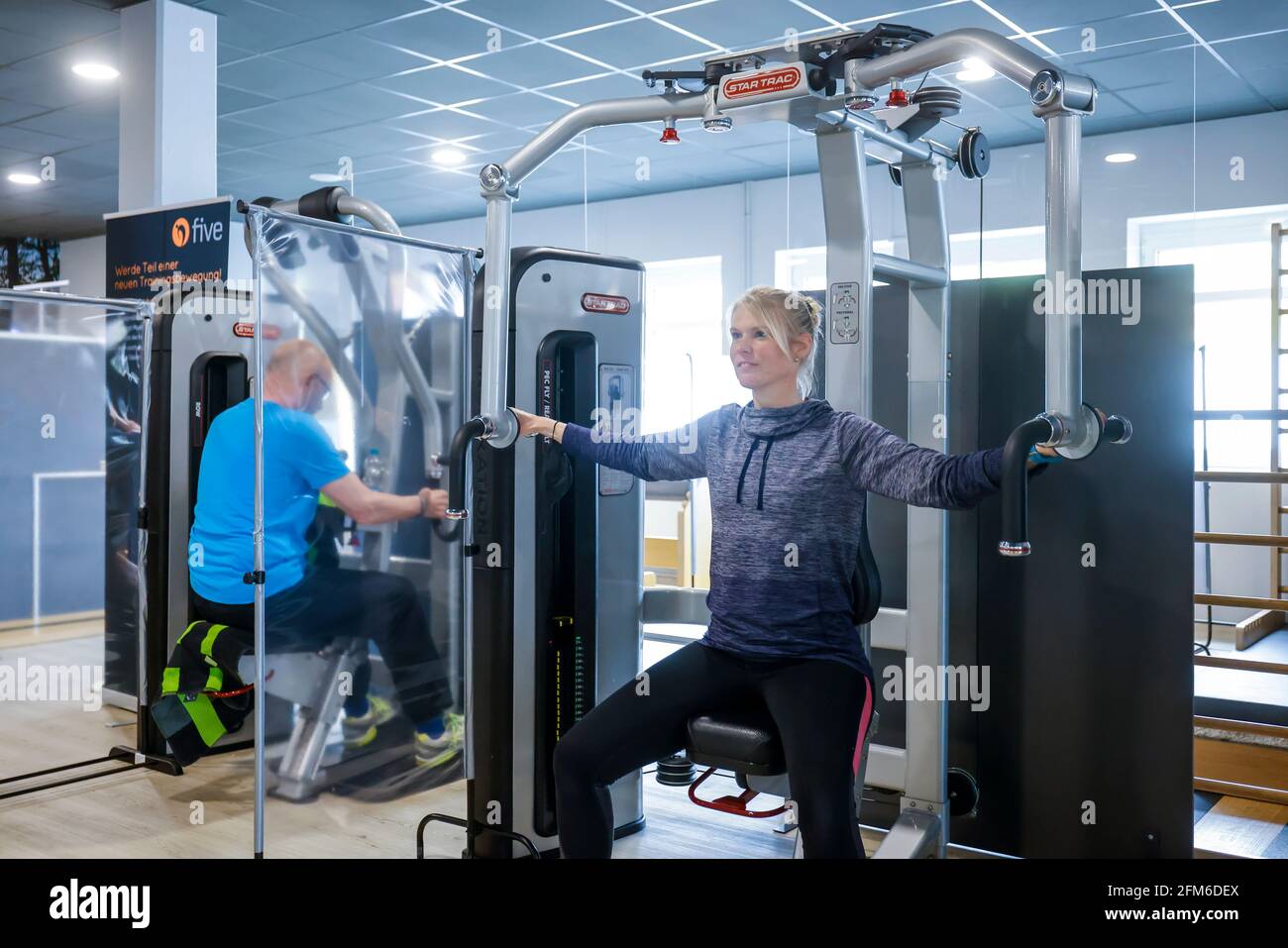 Coesfeld, Nord Reno-Westfalia, Germania - allenamento fitness in tempi della pandemia di Corona, il distretto di Coesfeld inizia come regione modello in NRW con rel Foto Stock
