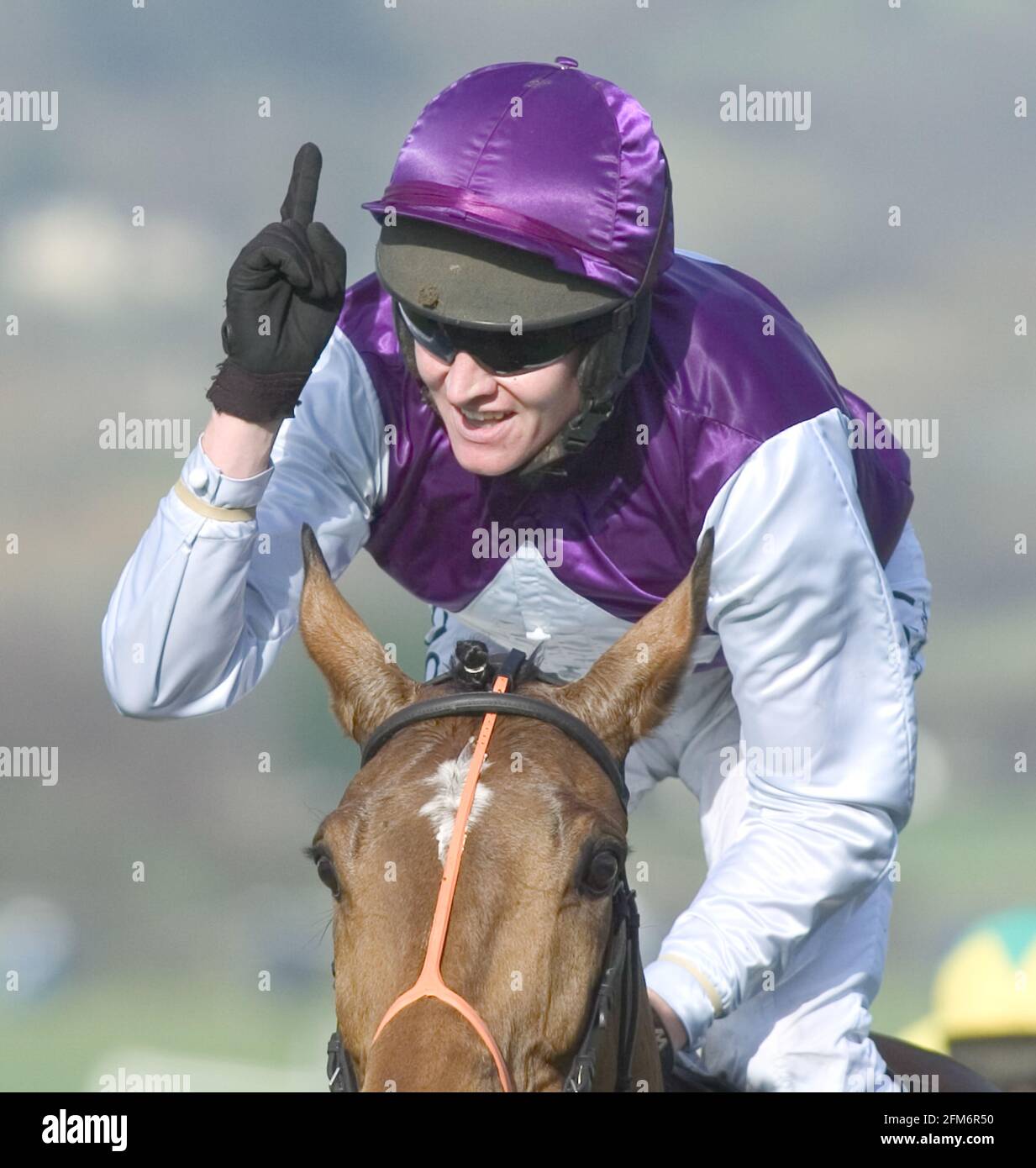 CHELTENHAM FESTIVAL 2005. 4° GIORNO BARRY GEREGHTY SUL RE CALCI VINCE LA GOLD CUP 18/3/2005 FOTO DAVID ASHDOWN CHELTENHAM FESTIVAL Foto Stock