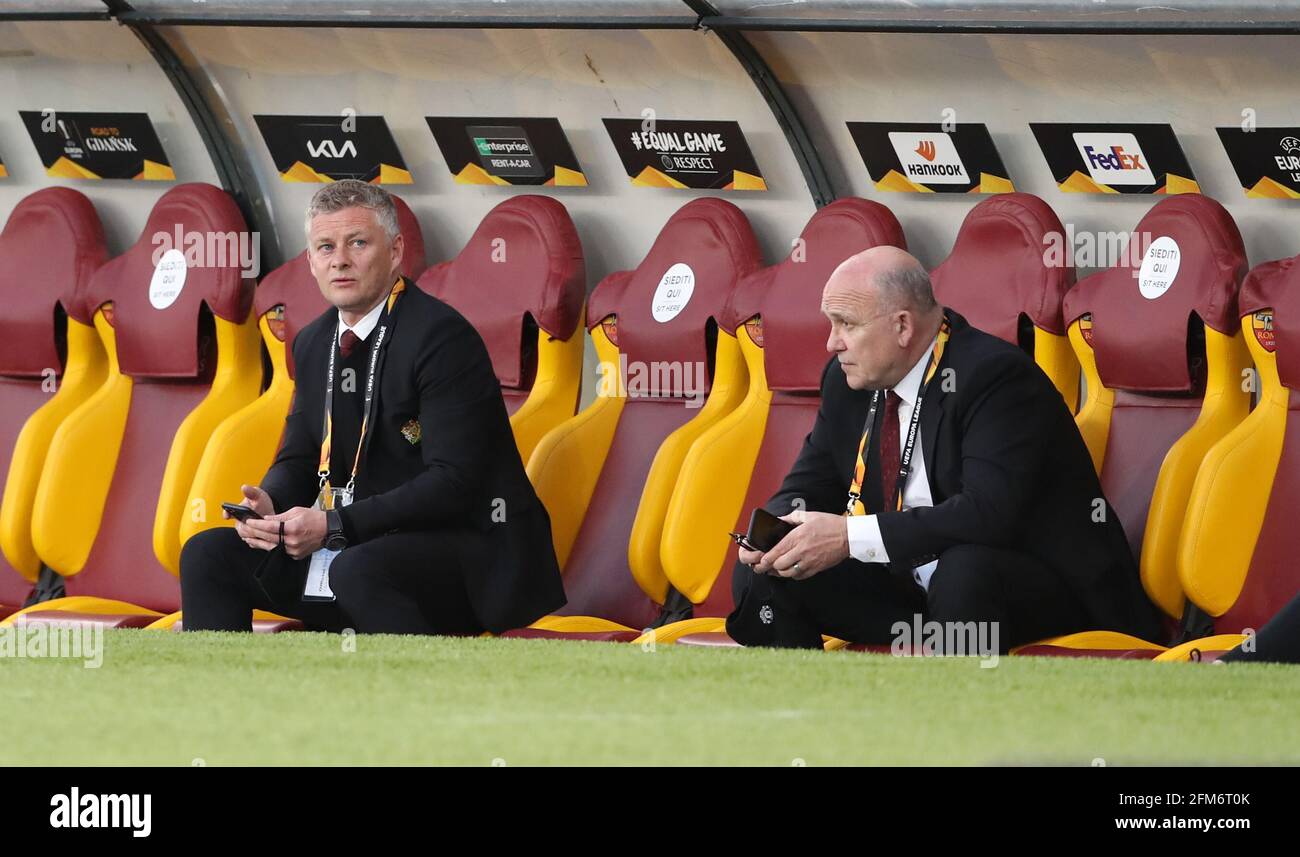 Roma, Italia, 6 maggio 2021. OLE Gunnar Solskjaer (l) manager di Manchester United e assistente Mike Phelan (r) prendere il punto di vista prima della partita UEFA Europa League allo Stadio Olimpico, Roma. L'immagine di credito dovrebbe essere: Jonathan Moscop / Sportimage Foto Stock