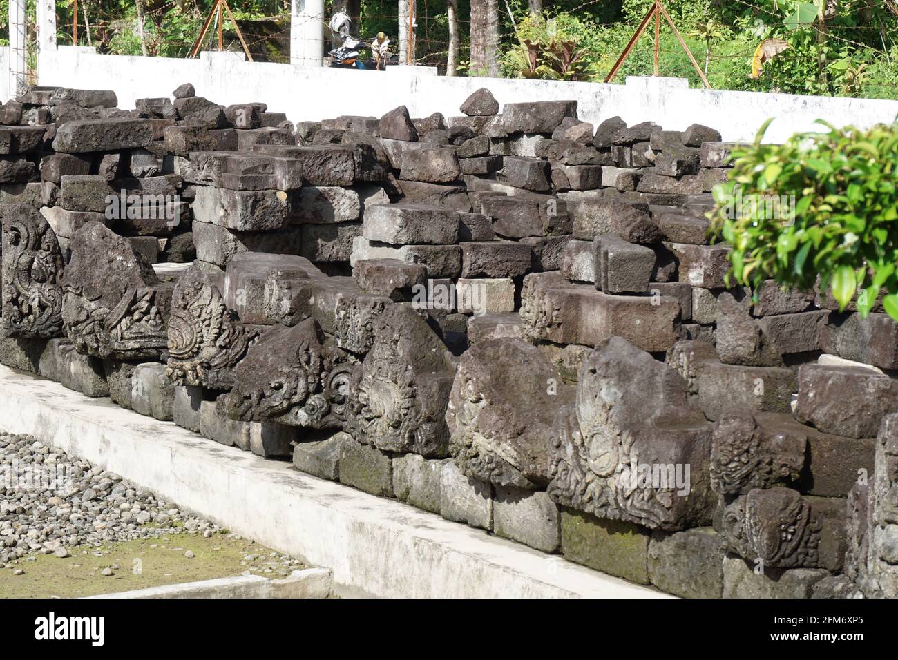 Simping pietra tempio rovine. Il Tempio di Simping è la tomba di Raden Wijaya, il re di Majapahit Foto Stock