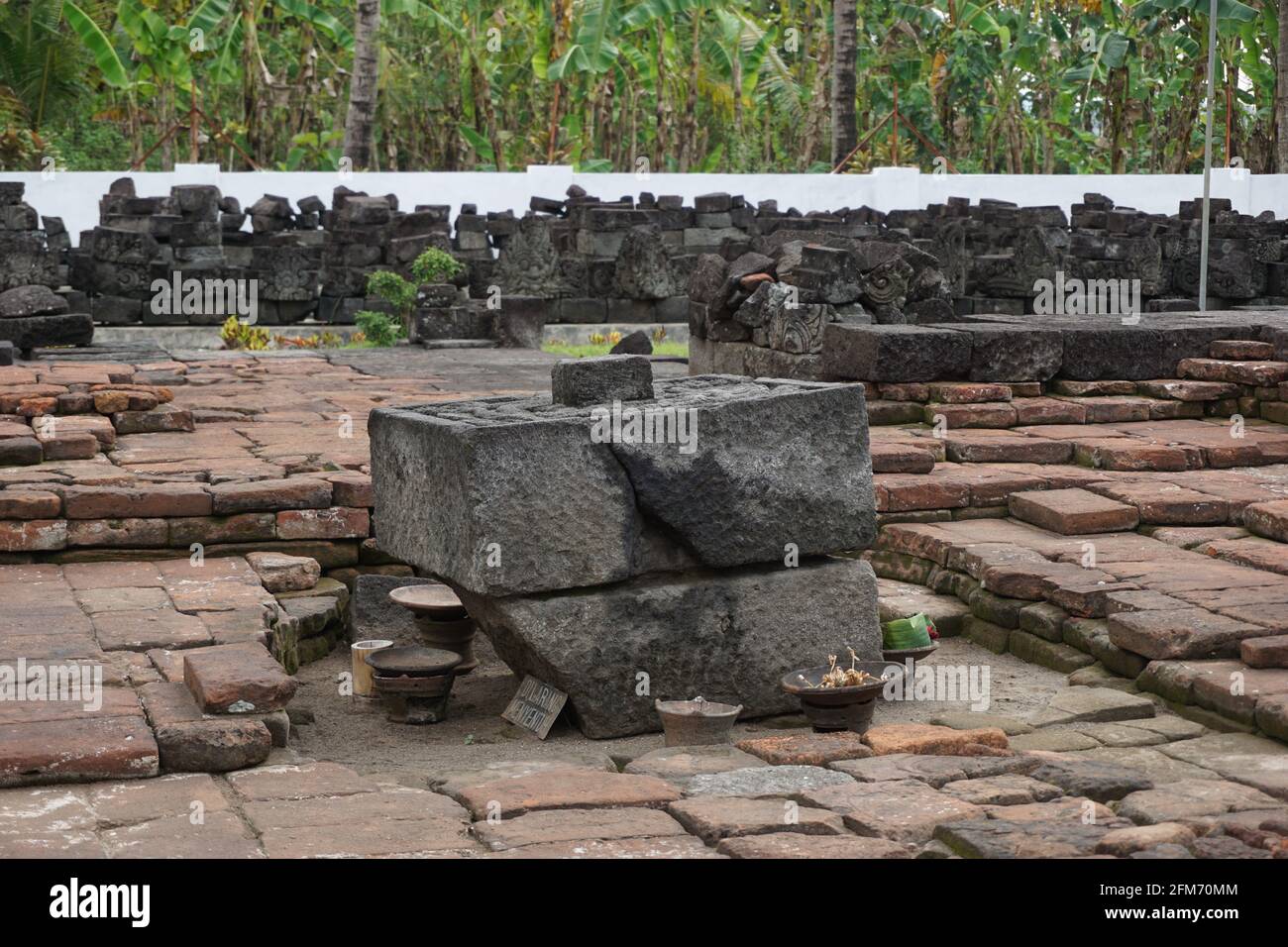 Simping pietra tempio rovine. Il Tempio di Simping è la tomba di Raden Wijaya, il re di Majapahit Foto Stock