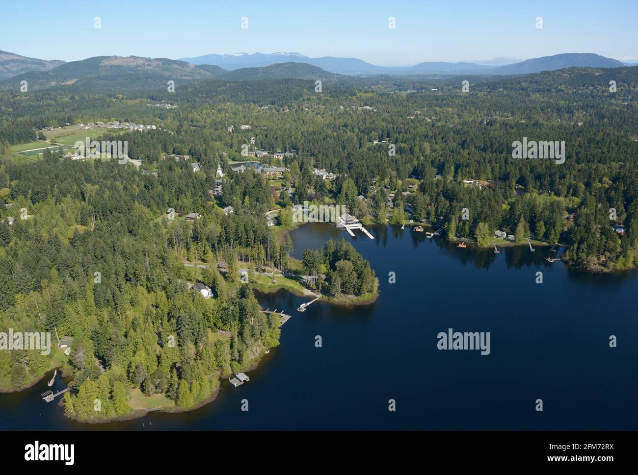Foto aerea del lago Shawnigan, Vancouver Island, British Columbia, Canada. Foto Stock