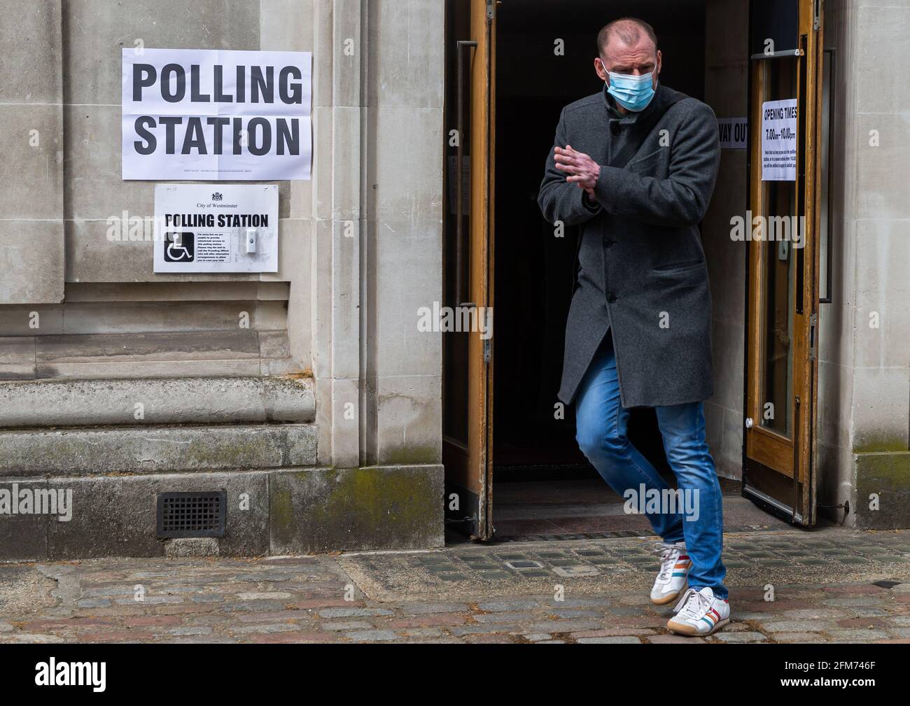 Londra, Regno Unito. 06 maggio 2021. LONDRA, REGNO UNITO. 6 MAGGIO. I sondaggi nel consiglio locale e le elezioni mayorali di giovedì 6 maggio 2021. (Credit: Tejas Sandhu | MI News) Credit: MI News & Sport /Alamy Live News Foto Stock