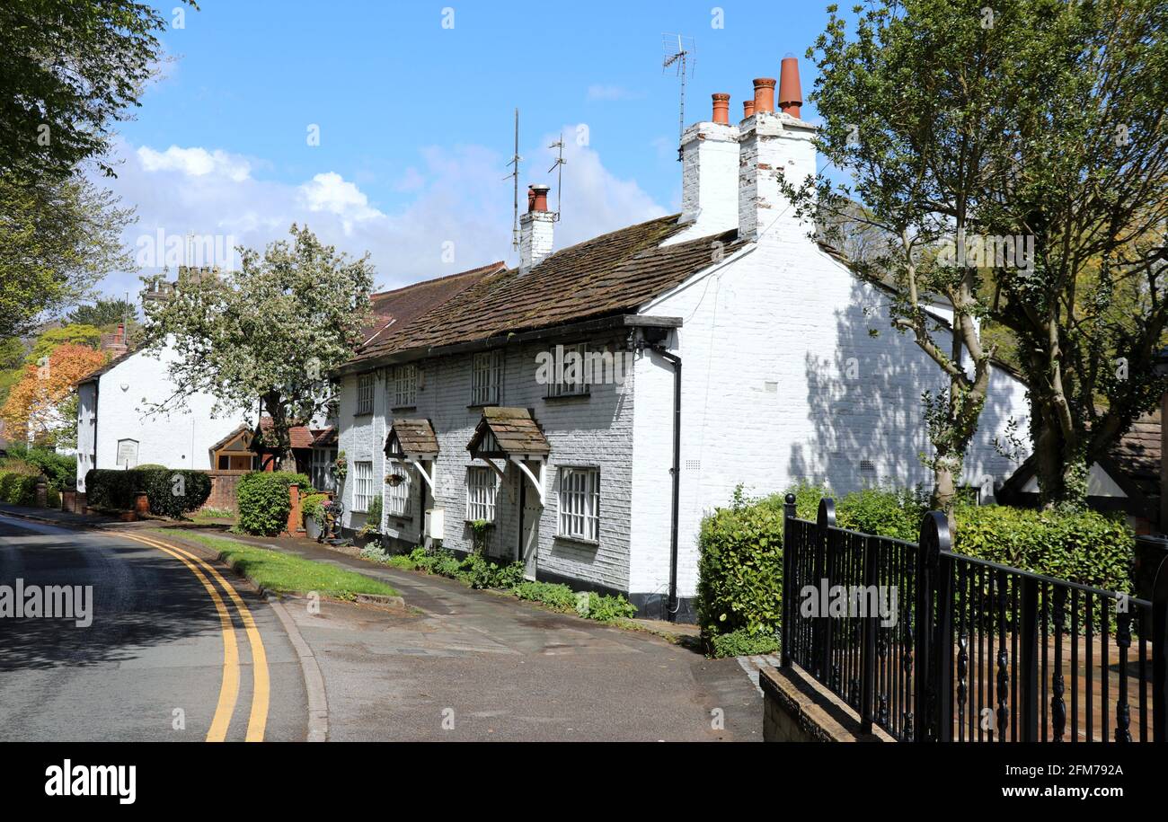 Cottage di Macclesfield Road nel villaggio Cheshire di Prestbury Foto Stock