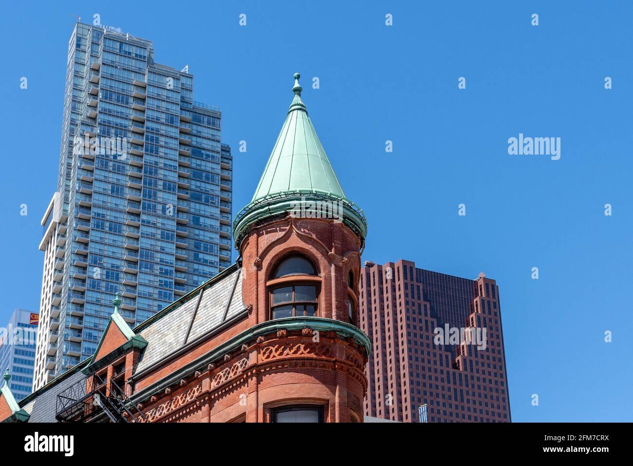 Il Flatiron Building o Gooderham Building, che è un sito patrimonio dell'umanità di Toronto, Canada Foto Stock