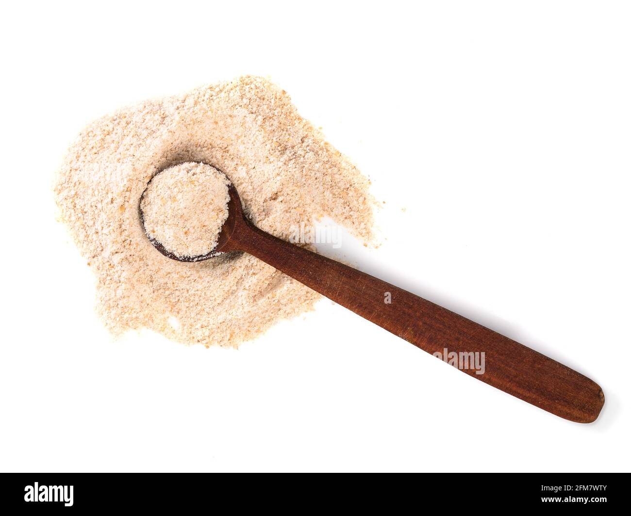 vista dall'alto di asafoetida in polvere in cucchiaio di legno su bianco sfondo Foto Stock