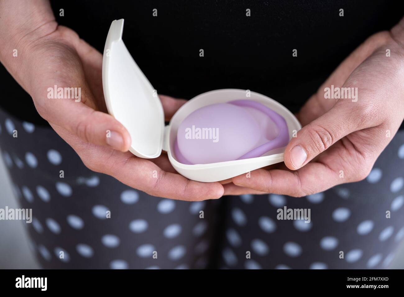 Diaframma anello contraccettivo vaginale. Contraccezione degli spermicidi e  controllo delle nascite Foto stock - Alamy