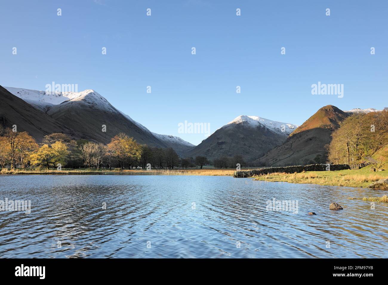 Caudale Moor, Kirkstone Pass, Middle Dodd e High Hartsop Dodd visti da Brothers Water, Lake District, Cumbria, Regno Unito Foto Stock