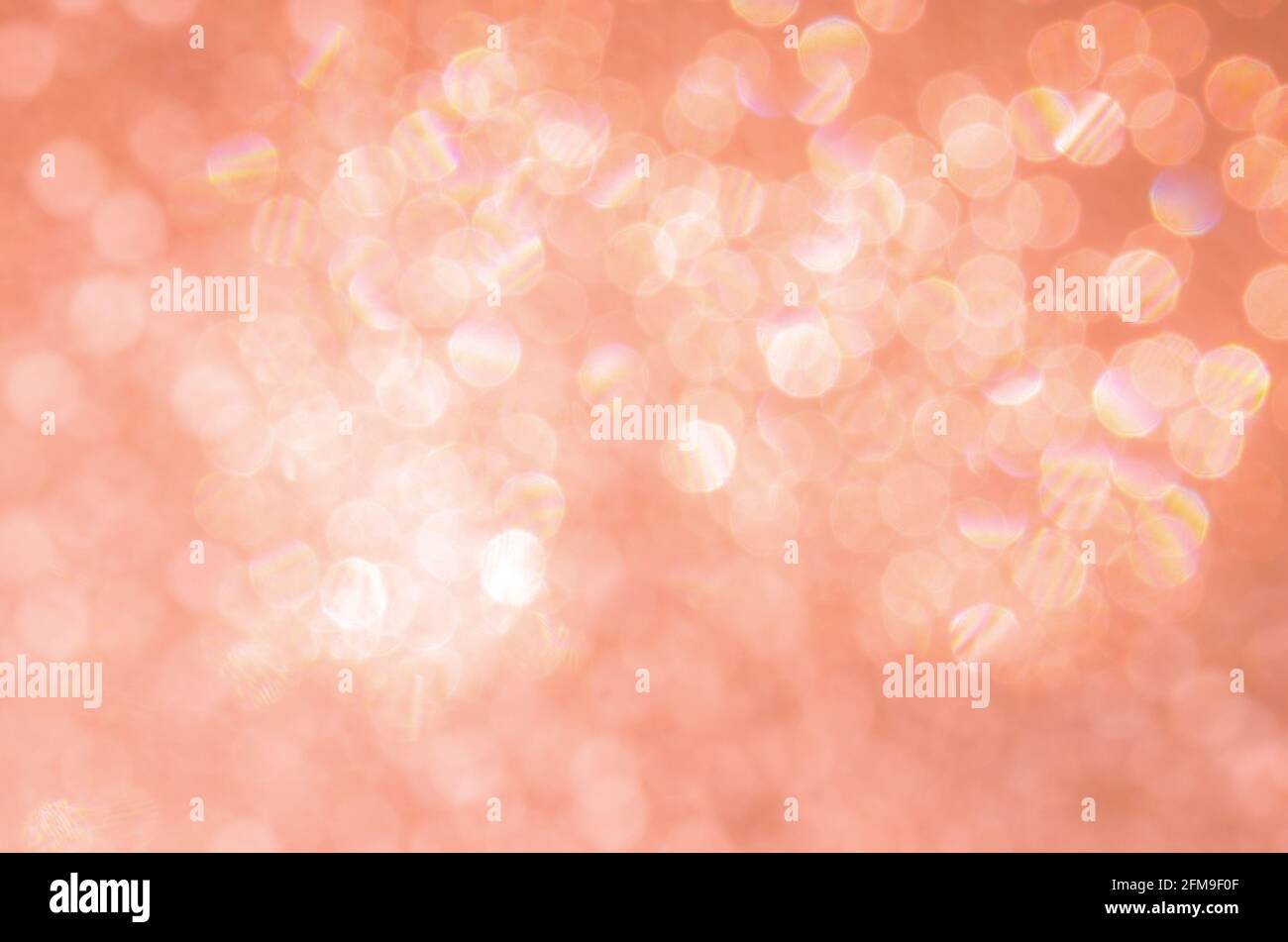 Splendido sfondo astratto romantico di colore rosa con luci sfocate, bel bokeh e spazio vuoto per il tuo design Foto Stock
