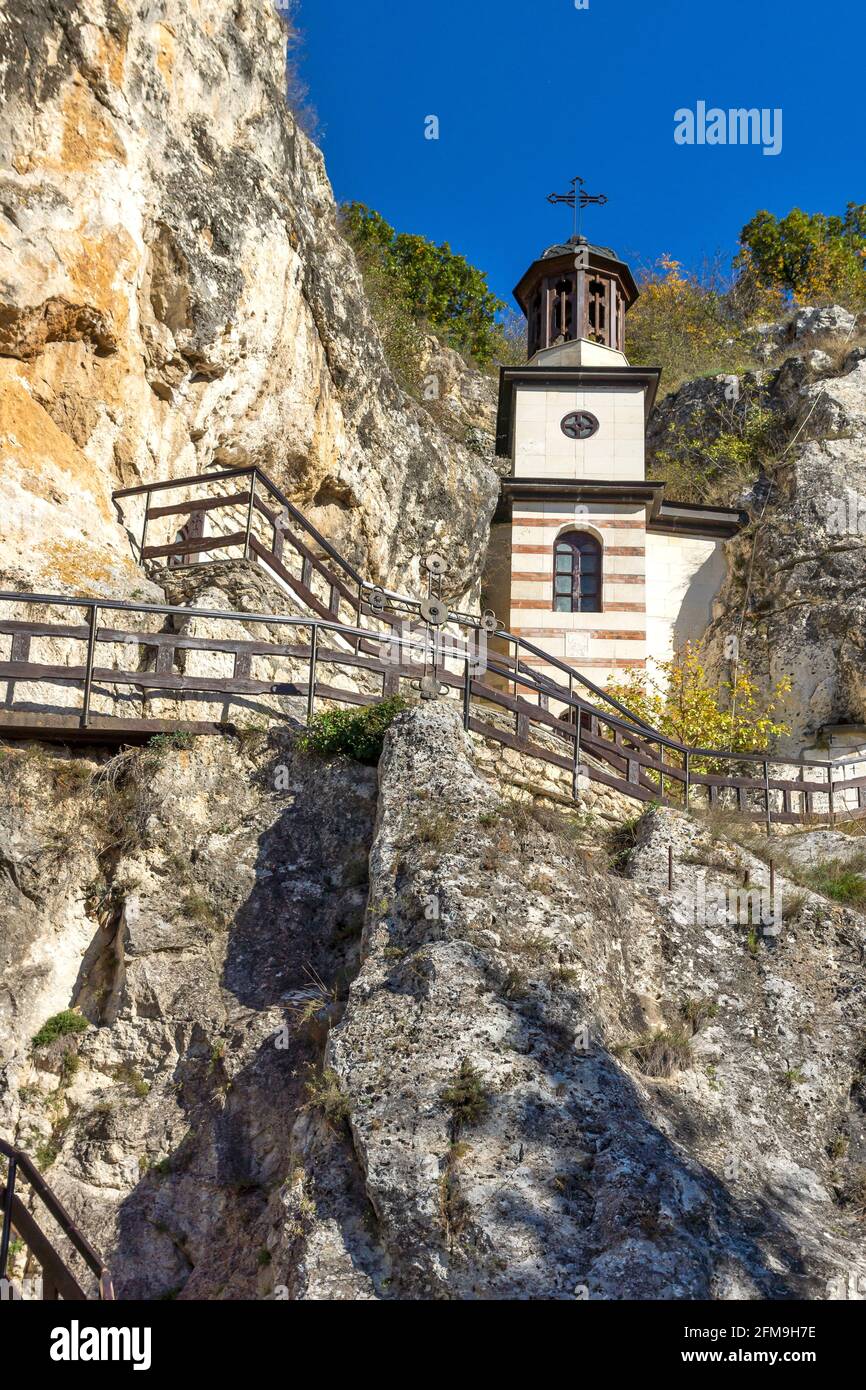 Monastero medievale di roccia di Basarbovo dedicato a San Dimitar Basarbowski, Ruse Regione, Bulgaria Foto Stock