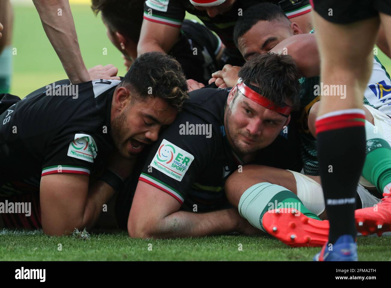 Parma, Italia. 07 maggio 2021. David Sisi (Zebre rugby) fa una prova per il suo fianco durante la Rainbow Cup - Benetton Treviso vs Zebre Rugby, Rugby Guinness Pro 14 match a Parma, Italia, Maggio 07 2021 Credit: Independent Photo Agency/Alamy Live News Foto Stock