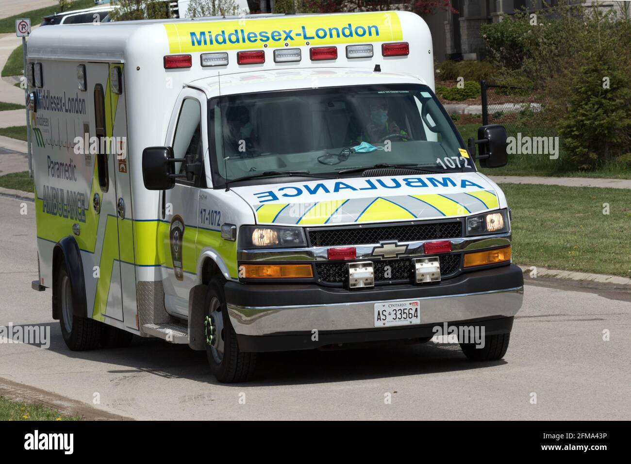 Un'ambulanza di servizi medici di emergenza (EMS) sul posto a Londra, Ontario, Canada. Foto Stock