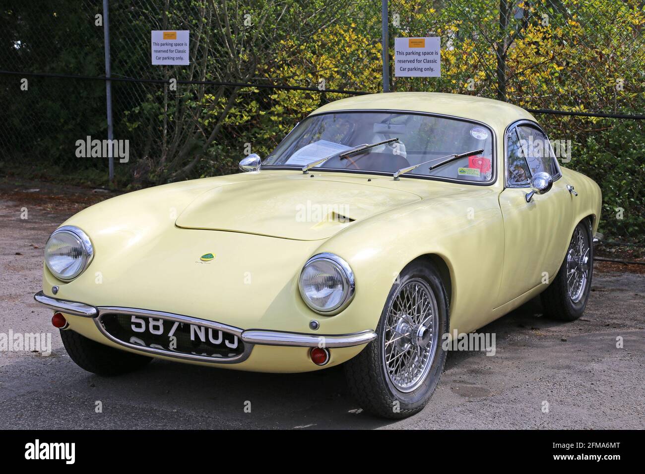 Lotus Elite Series 2 (1962), Outer Paddock, Brooklands Museum, Weybridge, Surrey, Inghilterra, Gran Bretagna, Regno Unito, Regno Unito, Europa Foto Stock