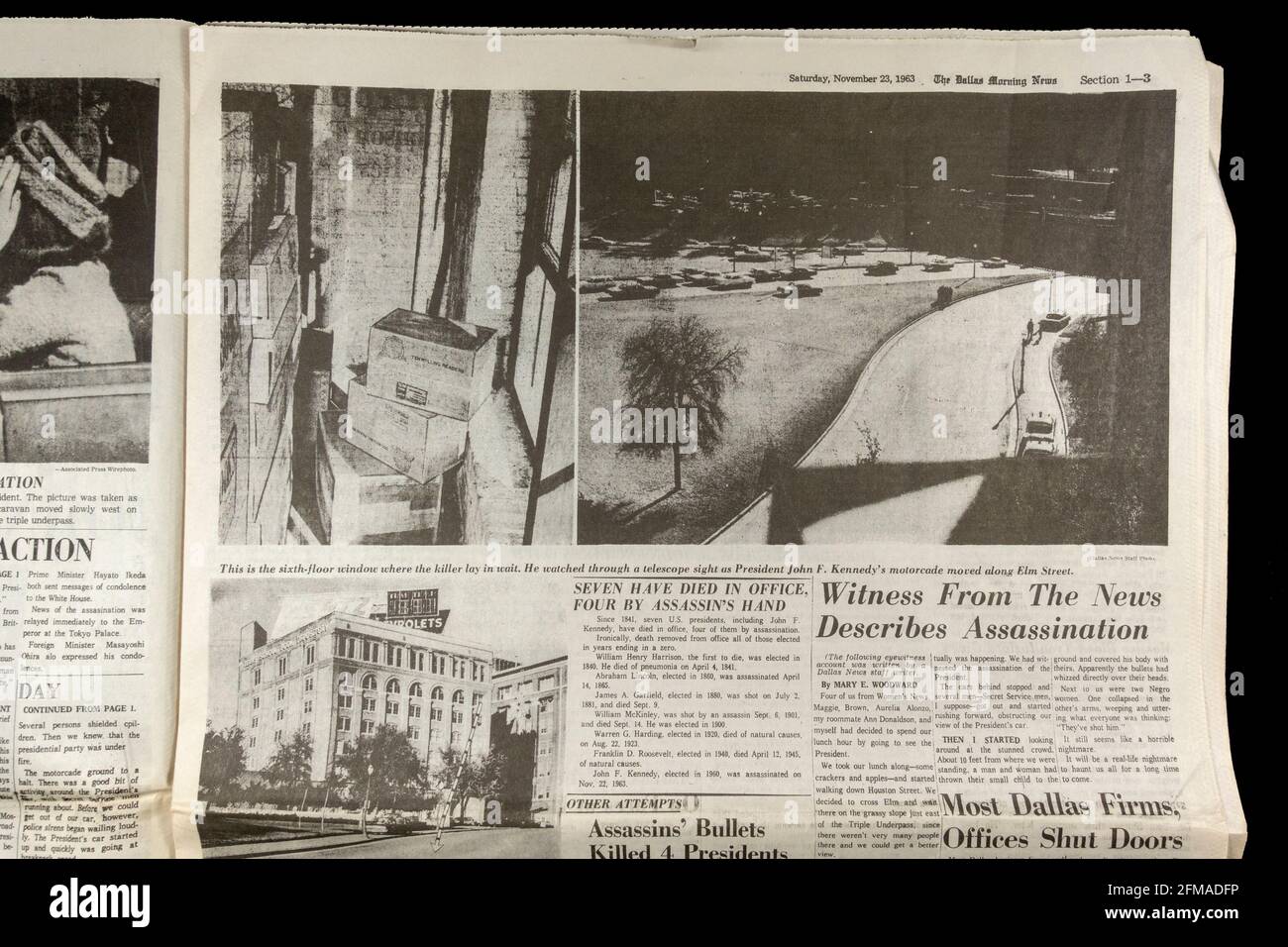 Foto di Elm Street e Dealey Plaza, Dallas Morning News (copia replica), 23 novembre 1963 a seguito dell'assassinio di John F Kennedy. Foto Stock