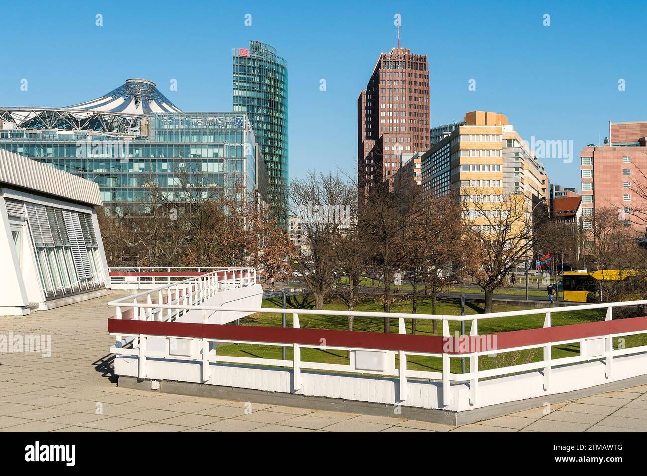 Berlino, grattacieli su Potsdamer Platz, vista dalla Philharmonie Foto Stock