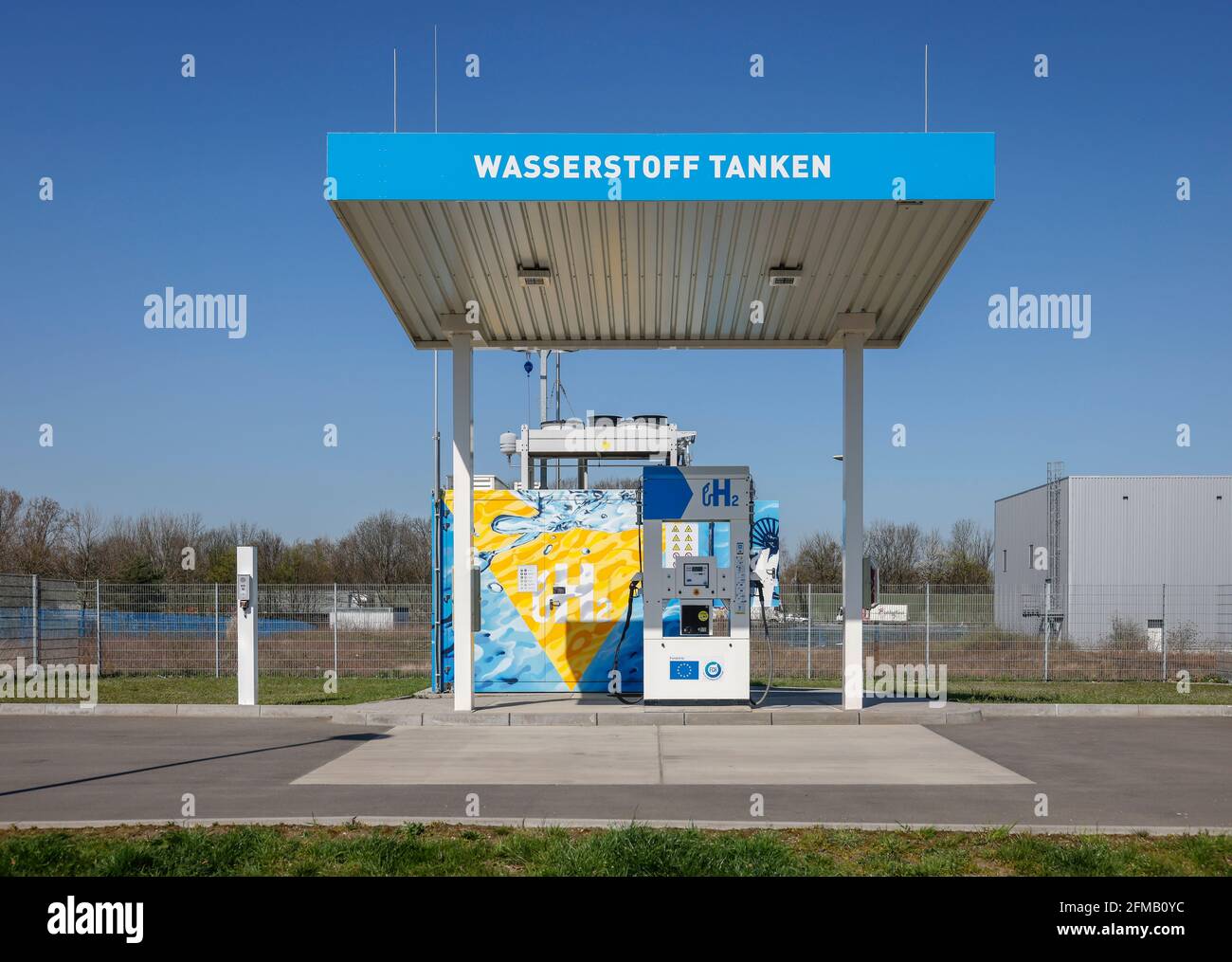 Herten, Nord Reno-Westfalia, Germania - Stazione di rifornimento idrogeno H2, conferenza stampa presso la stazione di rifornimento H2 del centro di utenza h2herten, centro di competenza Herten Hydrogen sul sito della miniera Ewald in disuso a Herten. Foto Stock