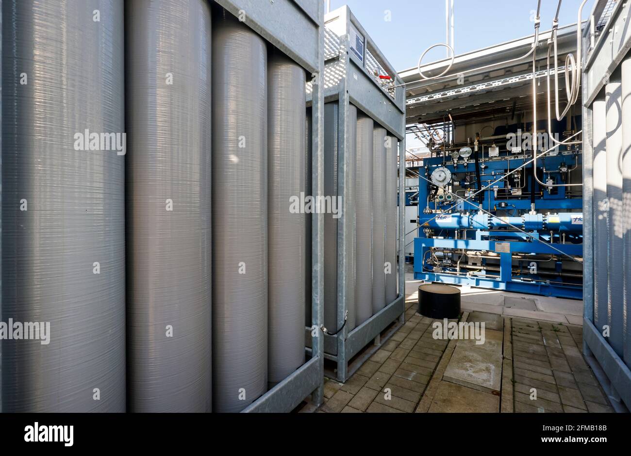 Duisburg, Nord Reno-Westfalia, Germania - Centro di test per il rifornimento di idrogeno, Centro ZBT per la tecnologia delle celle a combustibile Duisburg, uno dei principali istituti di ricerca europei per le celle a combustibile, le tecnologie a idrogeno e lo stoccaggio di energia. Foto Stock