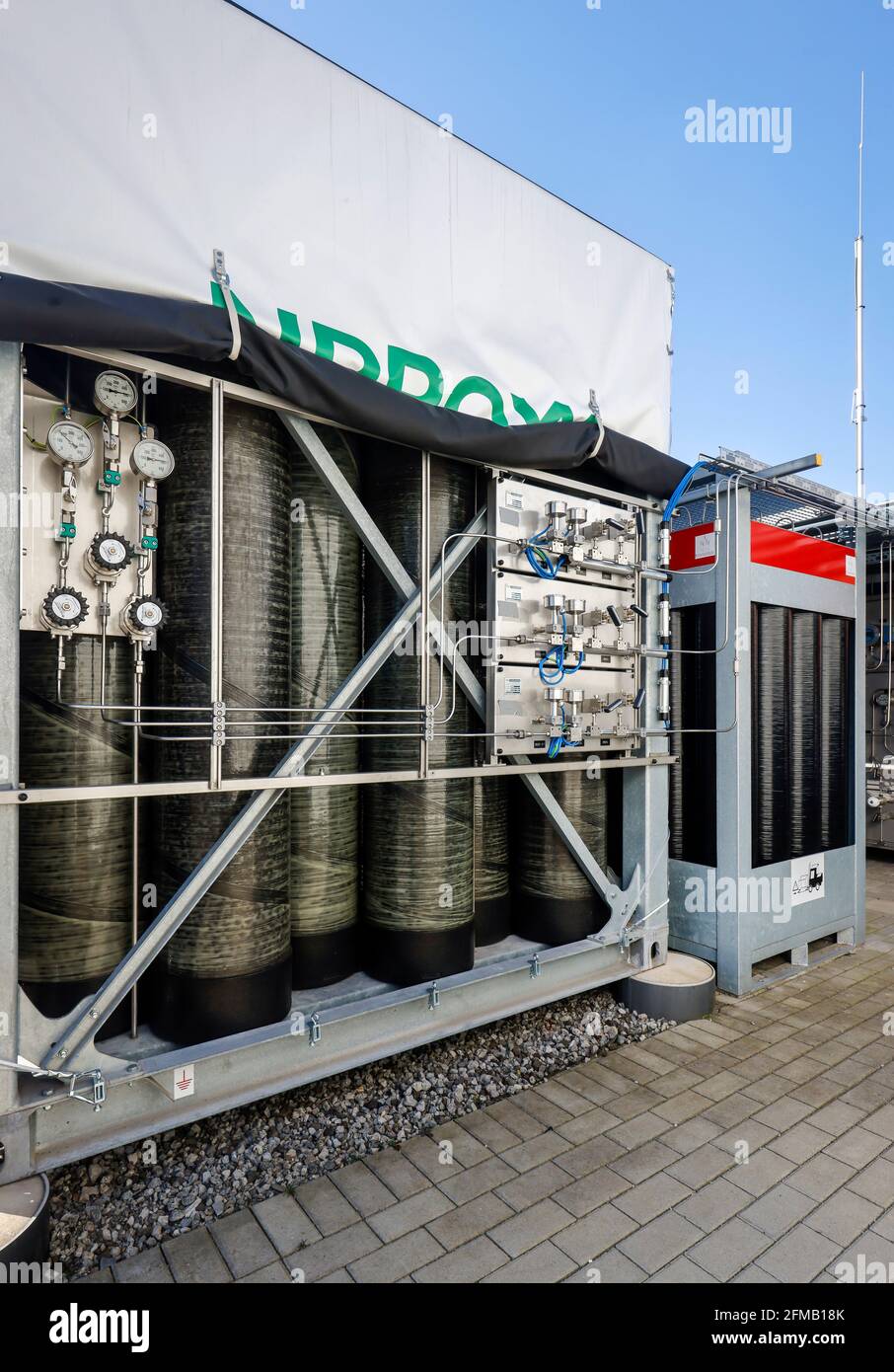 Duisburg, Nord Reno-Westfalia, Germania - Centro di test per il rifornimento di idrogeno, Centro ZBT per la tecnologia delle celle a combustibile Duisburg, uno dei principali istituti di ricerca europei per le celle a combustibile, le tecnologie a idrogeno e lo stoccaggio di energia. Foto Stock