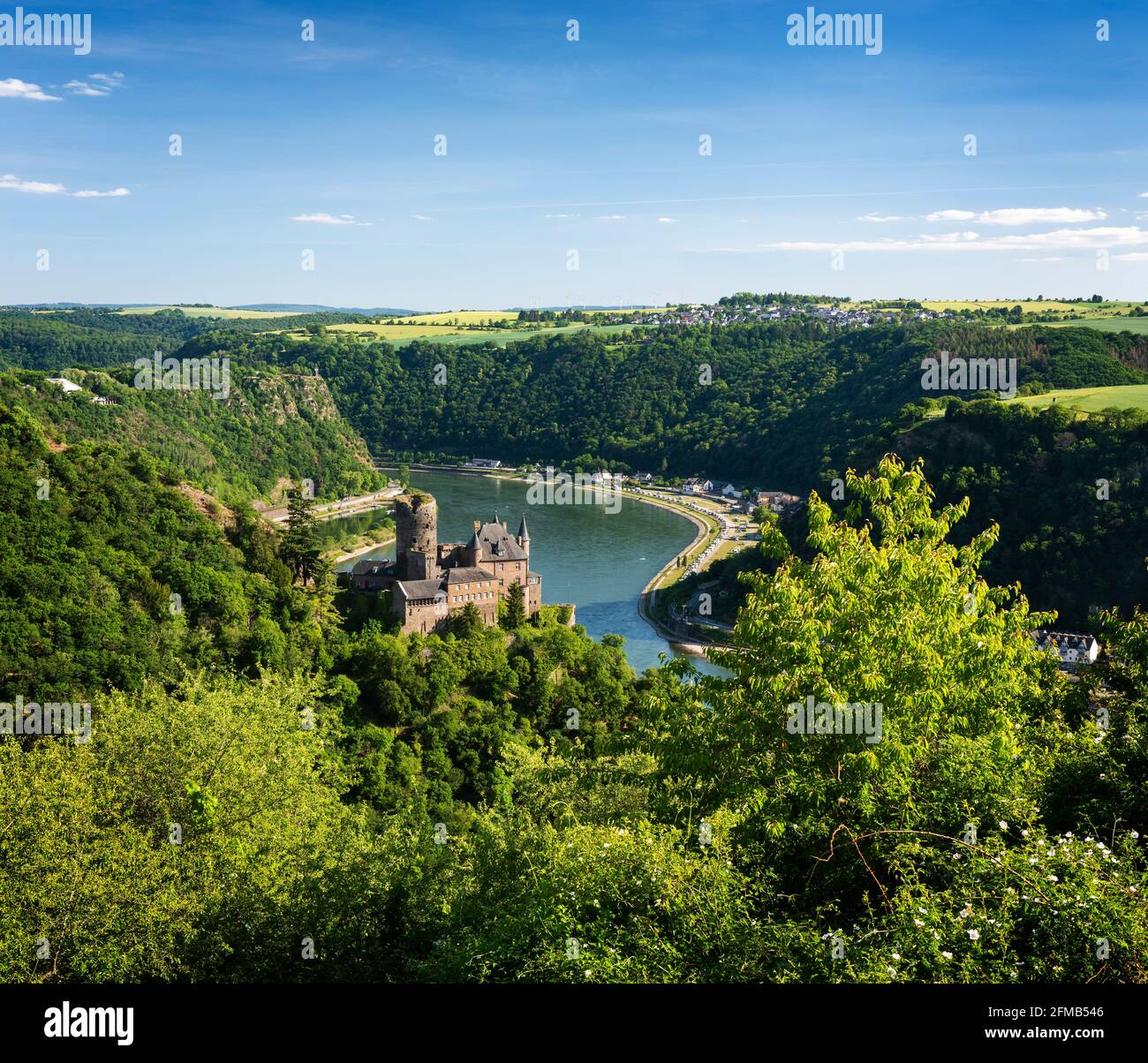 Germania, Renania-Palatinato, San Goarshausen, Patrimonio Mondiale dell'Umanità Valle del Medio Reno, vista del Castello di Katz sul Reno, anche il Castello di Neukatzenelnbogen, dietro la roccia di Loreley Foto Stock