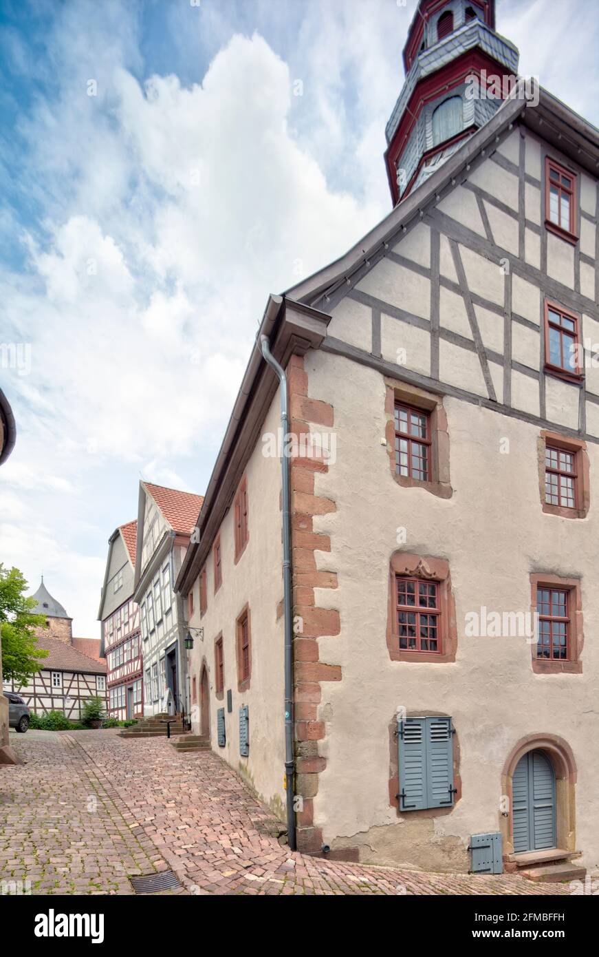 Municipio, casa a graticcio, porta anteriore, ingresso, facciata casa, Estate, Schlitz, Vogelbergskreis, Hesssen, Germania, Europa Foto Stock