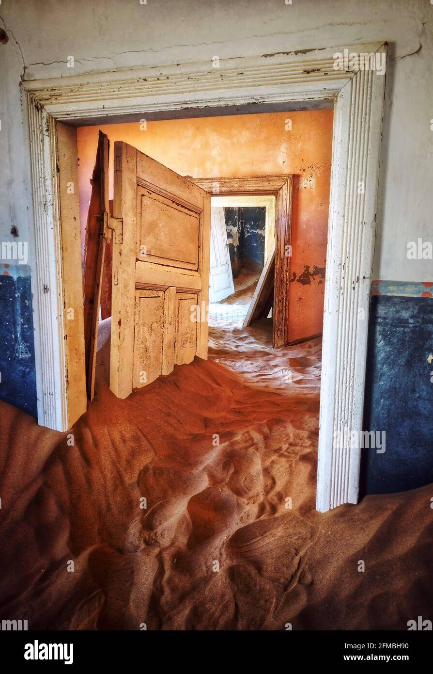 La città abbandonata di Kolmannskuppe in Namibia. Foto Stock