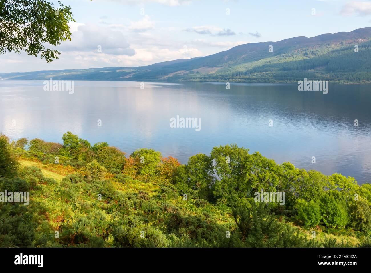 Lago Loch Ness in Scozia, Regno Unito. Foto Stock