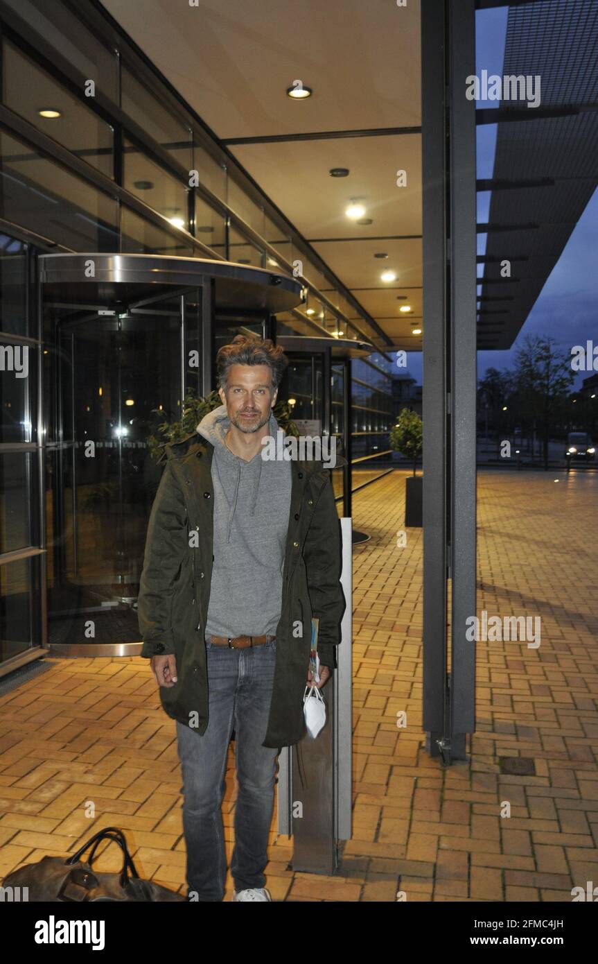 Wayne Howard Carpendale bei der Ankunft zur TV-Aufzeichnung der Talkshow 'Riverboat' im Studio 3 der Media City Leipzig. Lipsia, 07.05.2021 Foto Stock