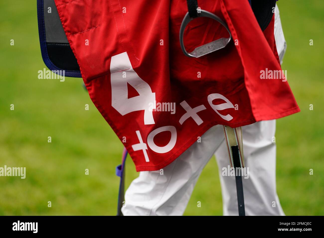 Marcare a caldo al circuito di Ascot durante il Weekend di corsa di maggio di Tote+ 2021 all'Ippodromo di Ascot. Data immagine: Sabato 8 maggio 2021. Guarda la storia di PA RACING Ascot. Il credito fotografico dovrebbe essere: Alan Croshurst/PA Wire. RESTRIZIONI: L'uso è soggetto a limitazioni. Solo per uso editoriale, nessun uso commerciale senza previo consenso del titolare dei diritti. Foto Stock