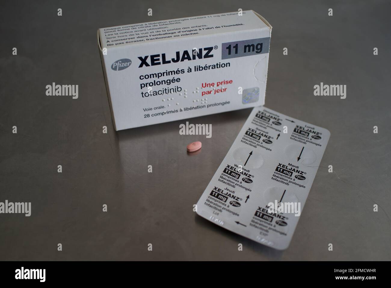 Pfizer Xeljanz, Tofitinib (tofacitinib citrato), inibitore DI JAK, compresse da 11 mg, trattamento una volta al giorno in forma di compressa a rilascio prolungato, Francia Foto Stock