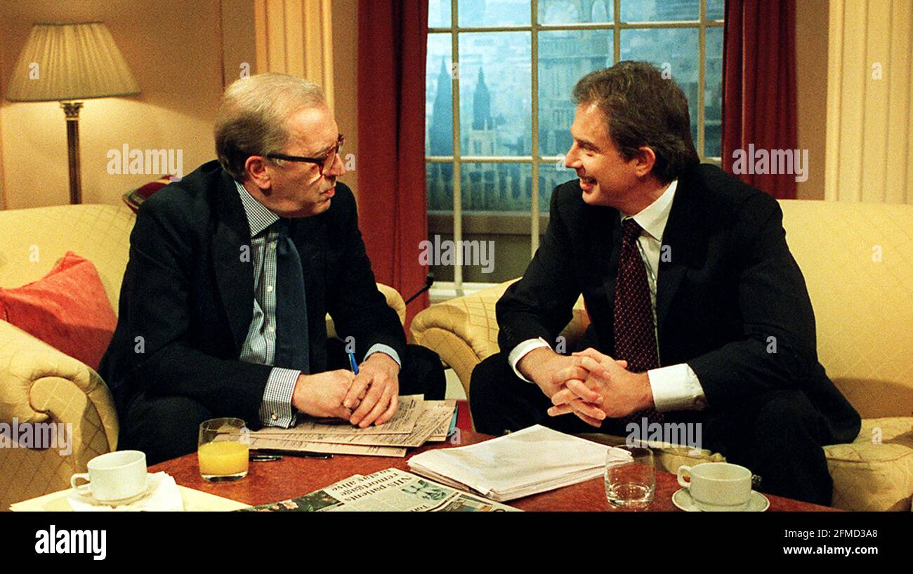 Tony Blair MP primo Ministro Gennaio 2000 sulla colazione con Frost Set, con David Frost Foto Stock