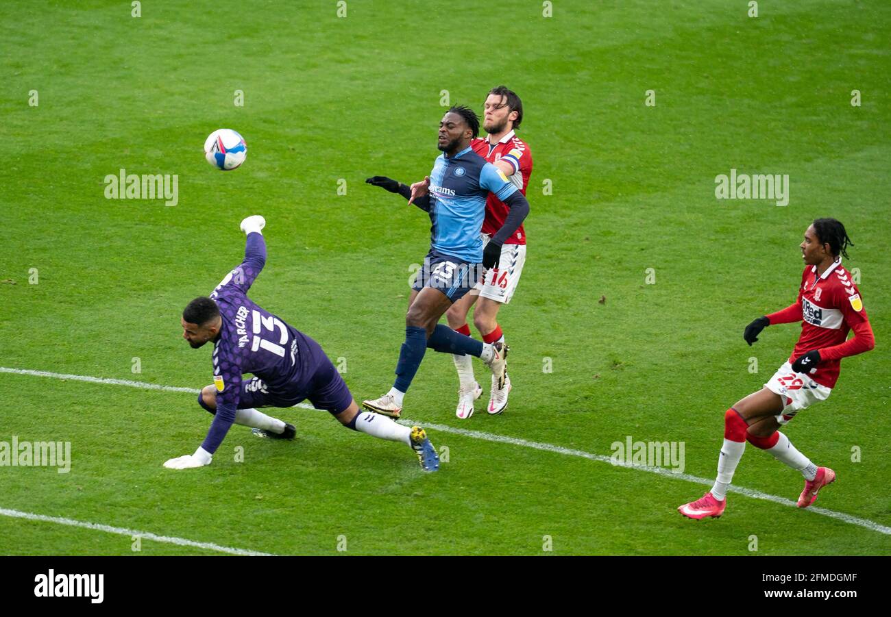 Middlesbrough, Regno Unito. 8 maggio 2021. Fred Onyedinma di Wycombe Wanderers segna il primo goal durante lo Sky Bet Championship dietro la partita a porte chiuse tra Middlesbrough e Wycombe Wanderers al Riverside Stadium, Middlesbrough, Inghilterra, l'8 maggio 2021. Foto di Andy Rowland. Credit: Prime Media Images/Alamy Live News Foto Stock
