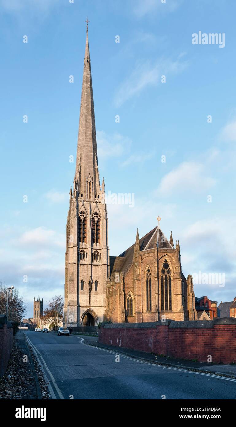 St Walburge, Preston, Lancashire, Regno Unito. Questa chiesa gotica vittoriana ha la guglia parrocchiale più alta (94 m) in Inghilterra (di Joseph Hansom, 1854) Foto Stock