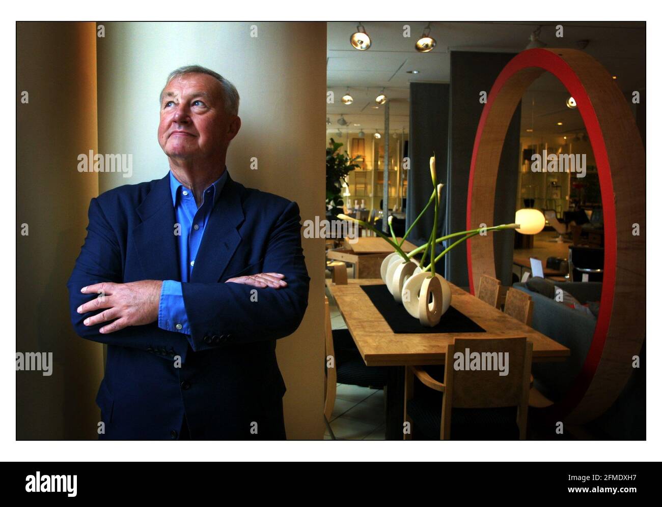 Terence Conran nel suo shop.pic di Londra David Sandison 26/9/2001 Foto Stock