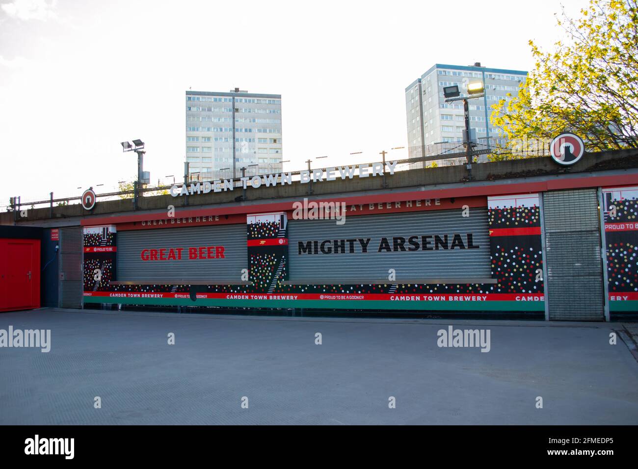 HIGHBURY, LONDRA, INGHILTERRA - 6 maggio 2021: Camden Town Brewery allo stadio di calcio Arsenal Emirates di Londra Foto Stock