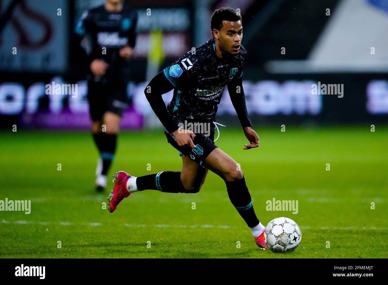 VENLO, PAESI BASSI - 8 MAGGIO: Cyril Ngonge di RKC Waalwijk durante la partita olandese di Eredivisie tra VVV Venlo e RKC Waalwijk a Covebo Stadion - De Koel l'8 maggio 2021 a Venlo, Paesi Bassi (Foto di Joris Verwijst/Orange Pictures) Foto Stock