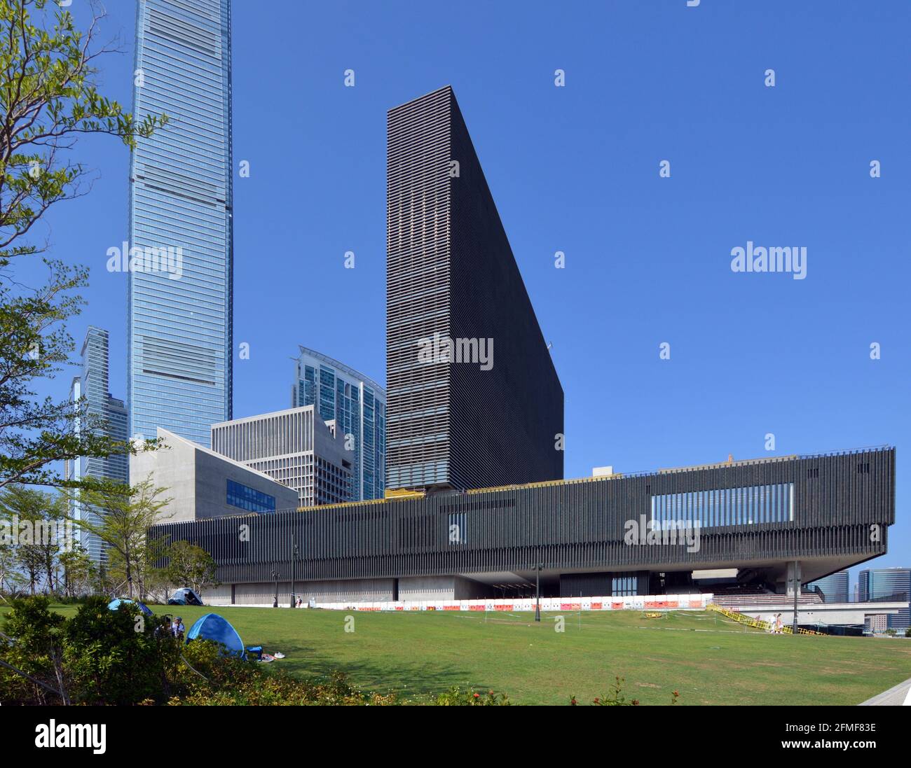 M+ Museum, un museo d'arte contemporanea nel distretto culturale di West Kowloon (WKCD), Hong Kong, in fase di completamento. Foto Stock