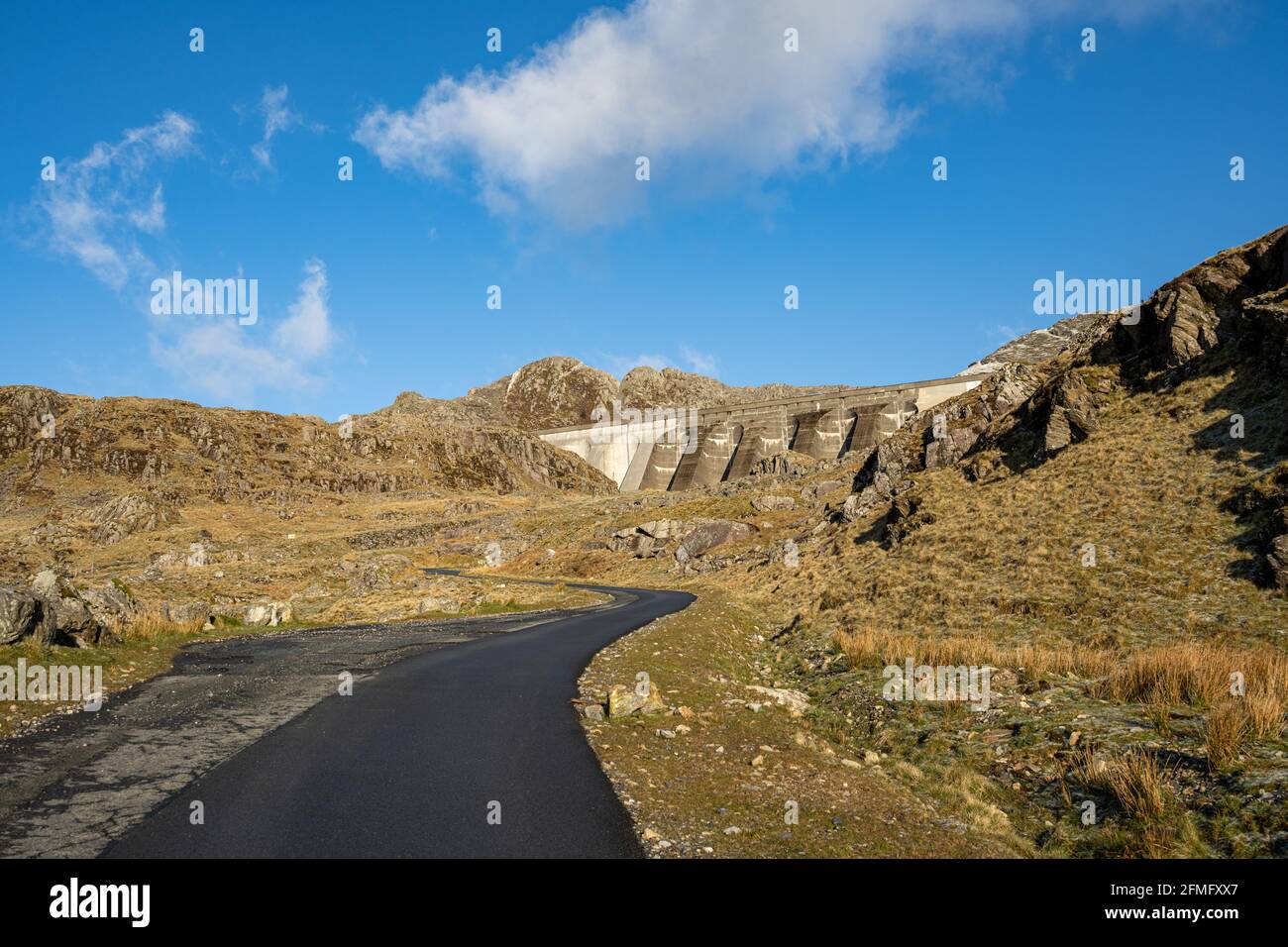 Stwlan Dam e il Moelwyn montagne vicino a Blaenau Ffestiniog in Snowdonia. Foto Stock