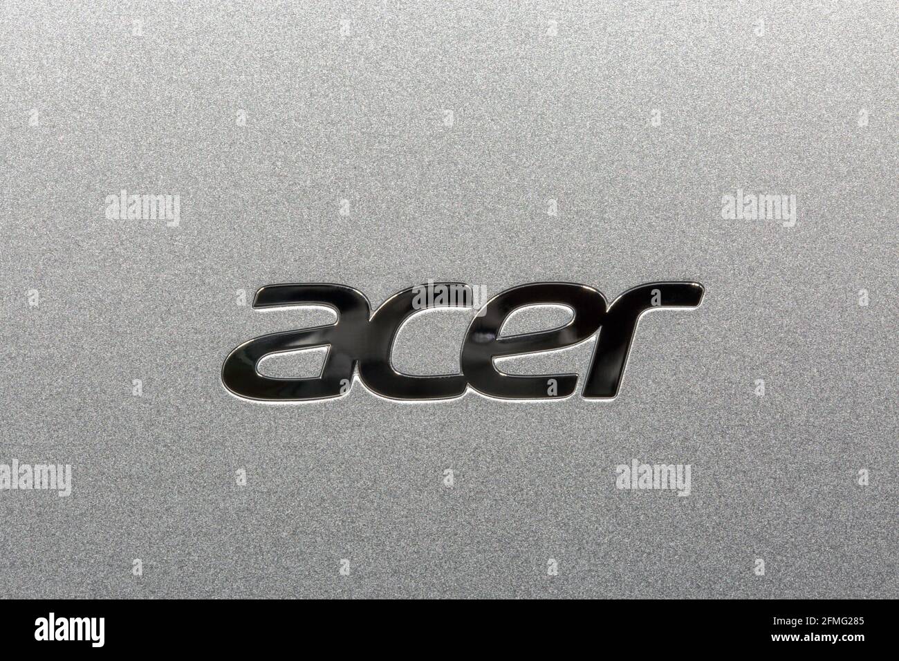 KIEV, UCRAINA - 02 MARZO 2021: Primo piano del logo Acer sulla superficie in metallo. Acer è un'azienda internazionale di computer con sede a Taiwan. Foto Stock