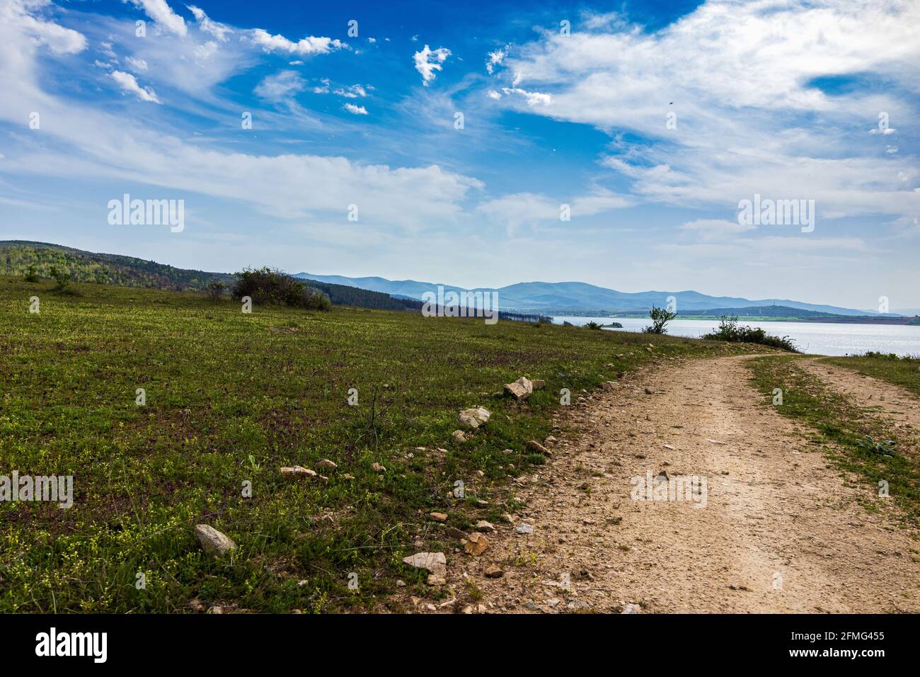 Montagne e colline vicino alla diga di Jrebchevo, Bulgaria orientale Foto Stock