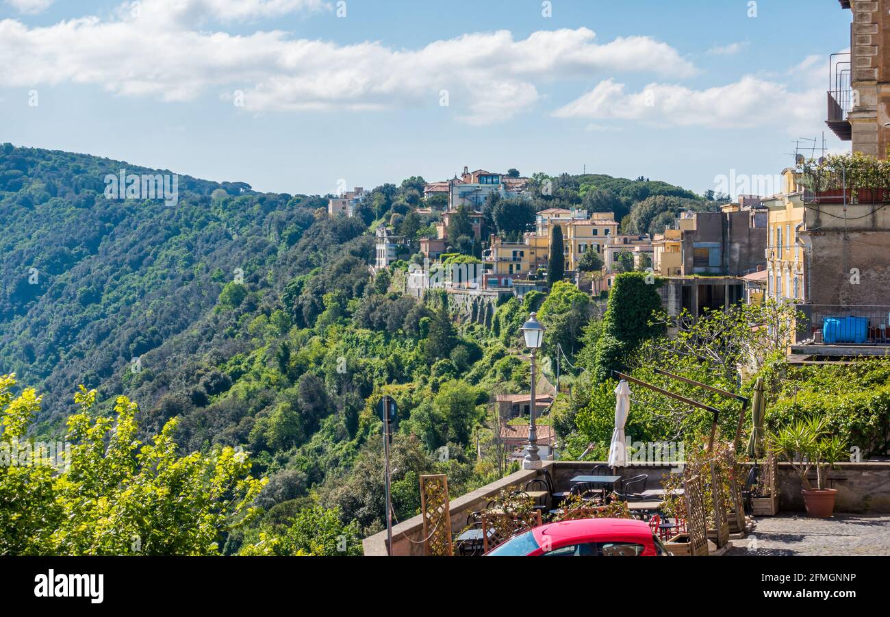 Vista panoramica a Castel Gandolfo, in provincia di Roma, Lazio, Italia centrale. Foto Stock