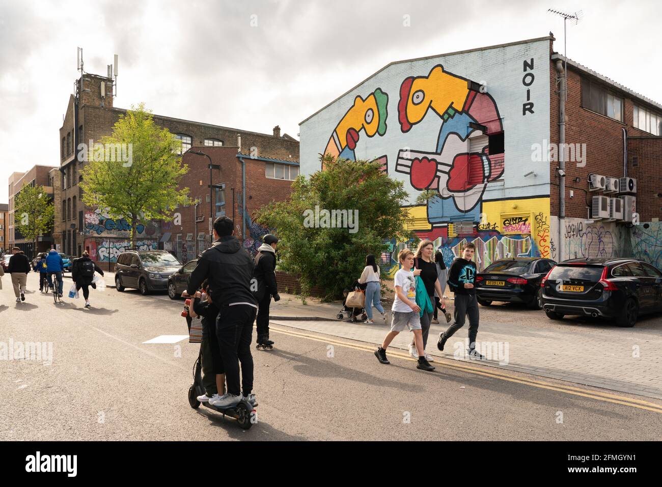 Sviluppo di Hackney Wick, studi di artisti, spazi industriali, caffè, ristoranti creativi, Birrerie artigianali e bar lungo il canale di navigazione River Lee Foto Stock