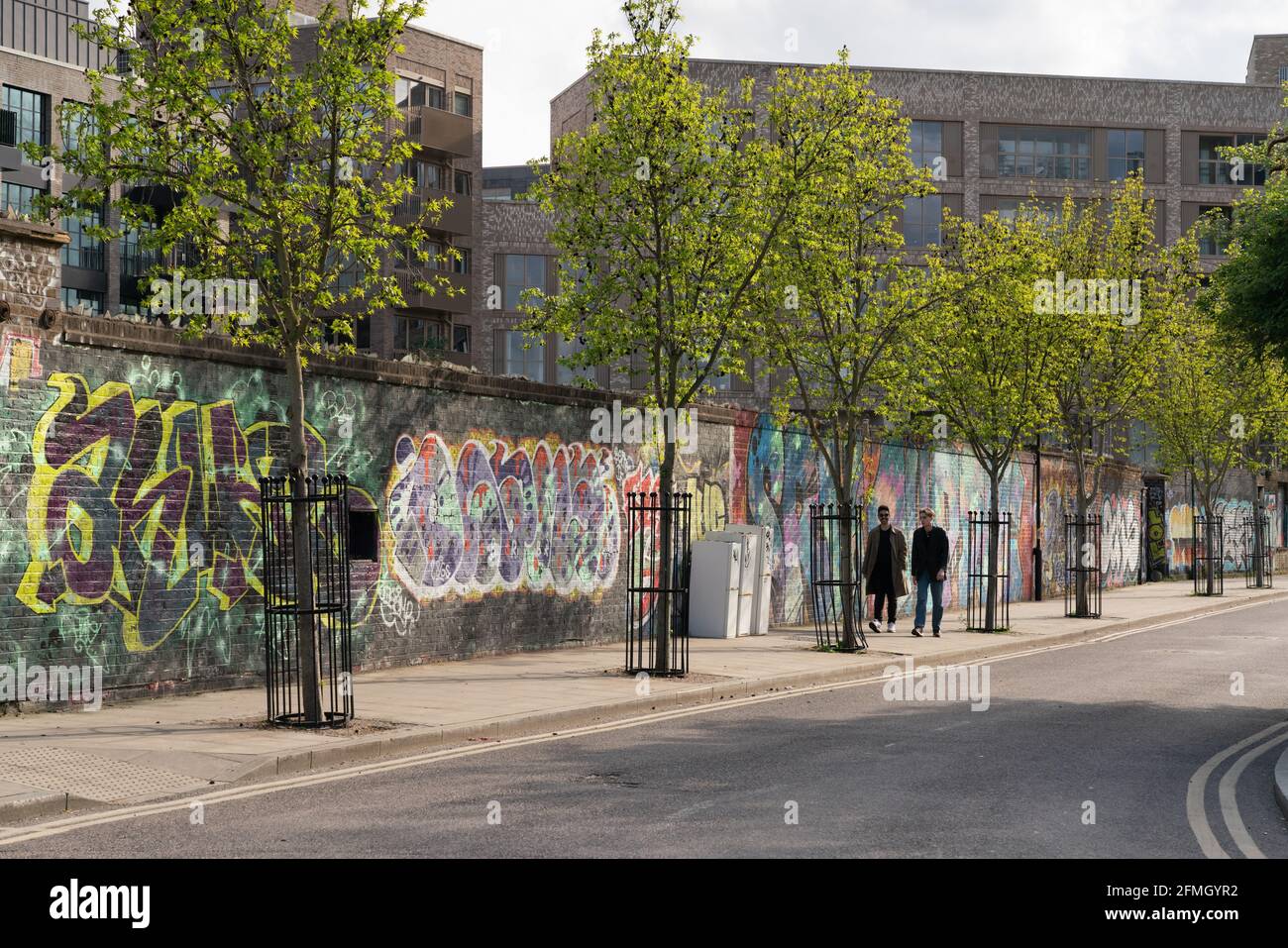 Sviluppo di Hackney Wick, studi di artisti, spazi industriali, caffè, ristoranti creativi, Birrerie artigianali e bar lungo il canale di navigazione River Lee Foto Stock