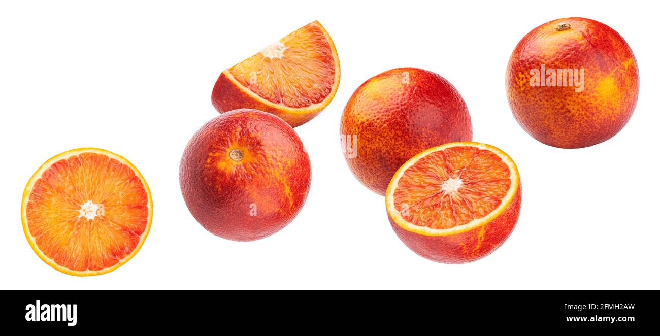 Sangue rosso arancio frutti isolati su sfondo bianco Foto Stock