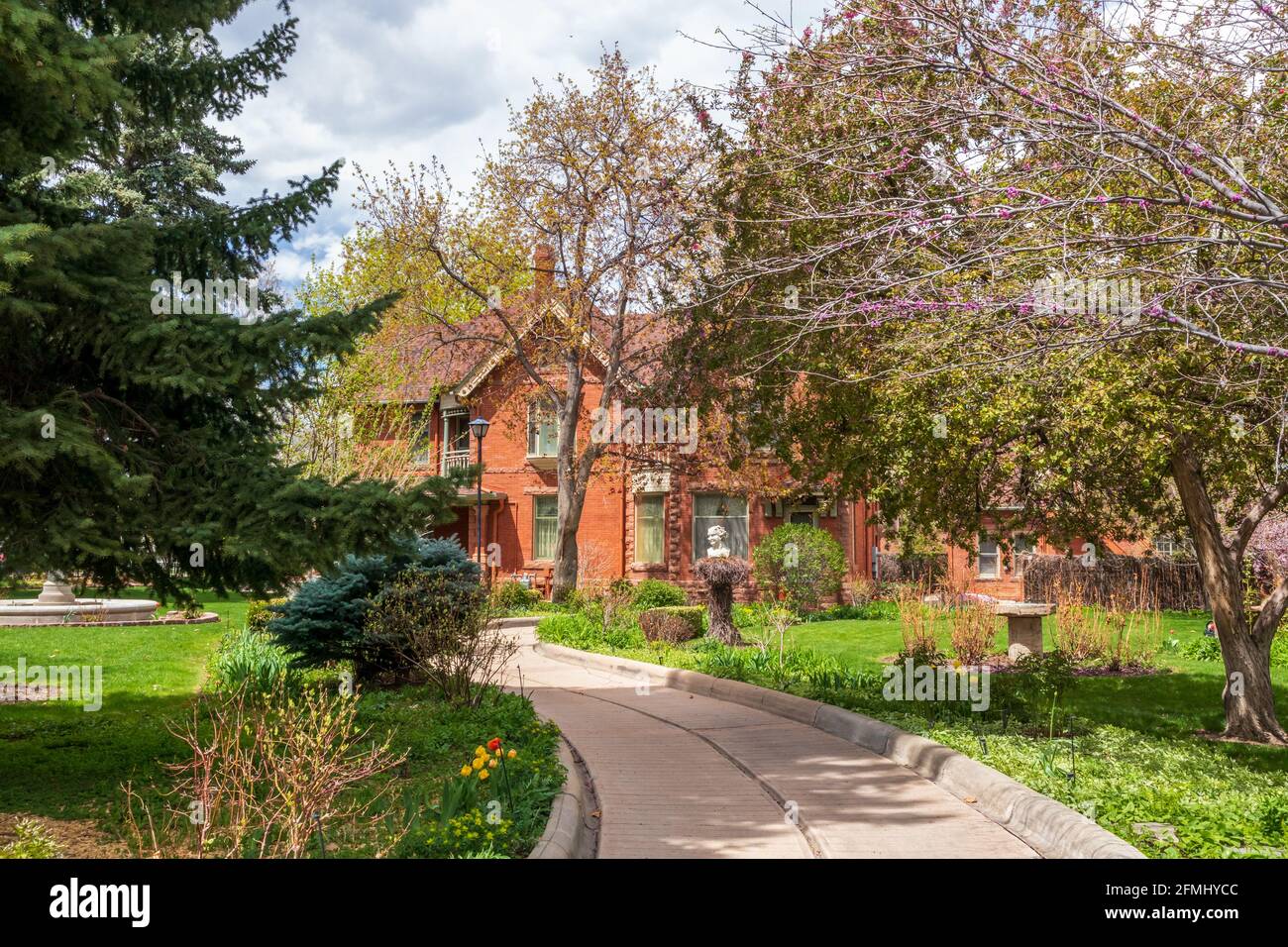 Callahan House - 1892 Queen Anne-Style House, una popolare sede di eventi, con lavori in legno ornato e un giardino italiano a Longmont, Colorado Foto Stock
