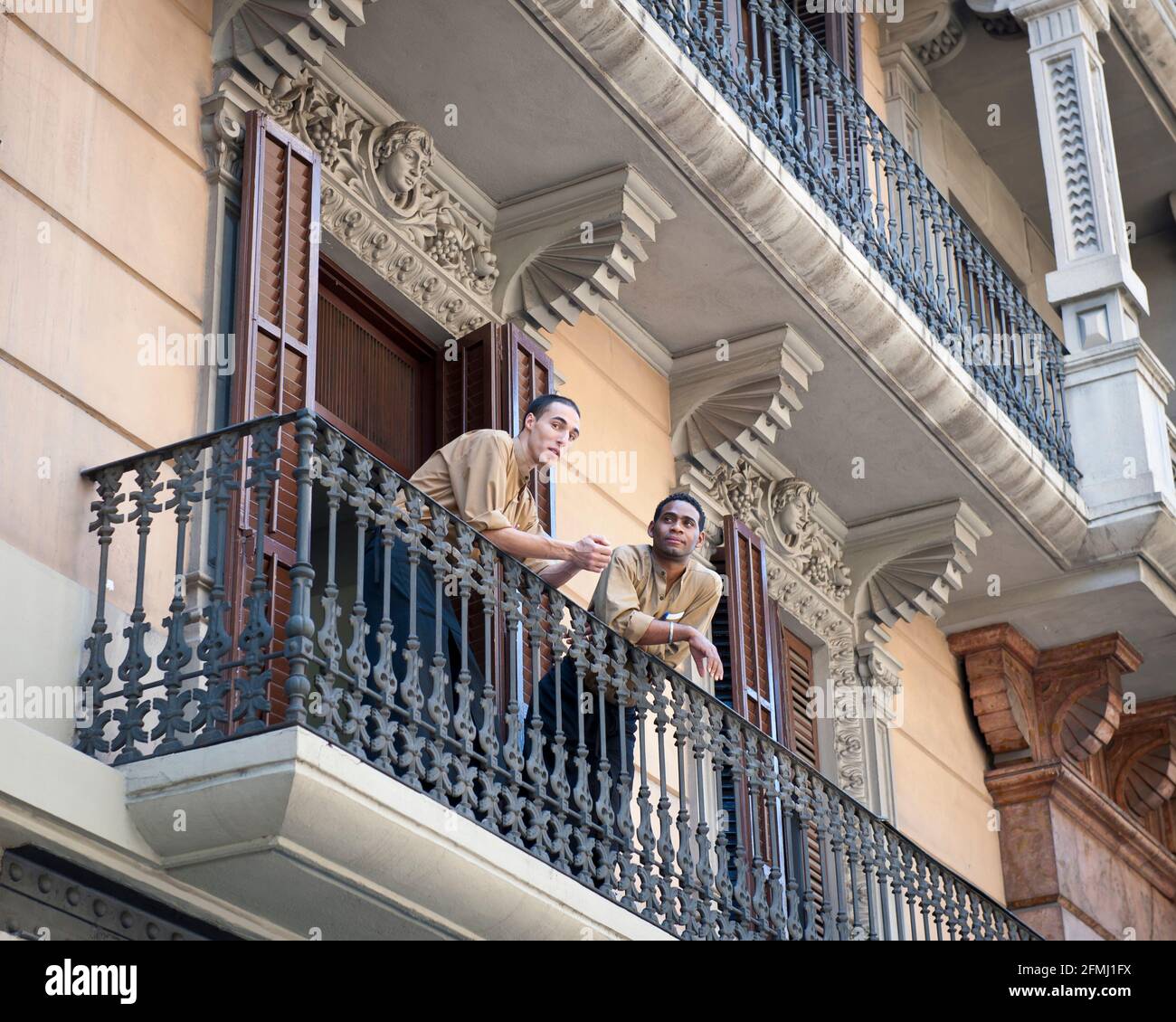 Camerieri in una pausa, Barcellona, di nuovo Foto Stock