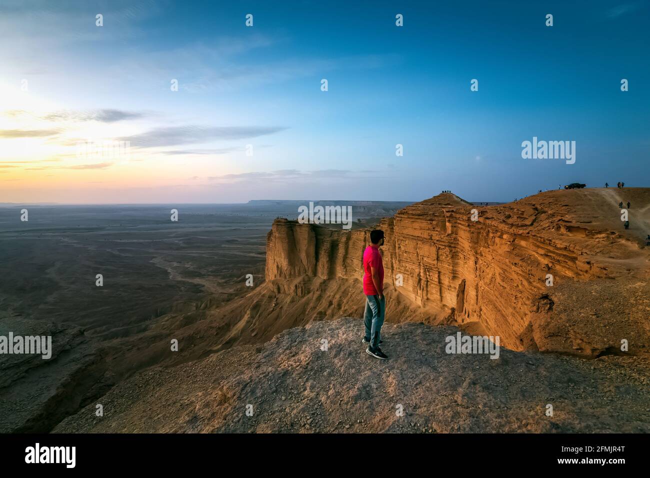 Edge of the World, un punto di riferimento naturale e popolare destinazione turistica vicino Riyadh - Arabia Saudita Foto Stock