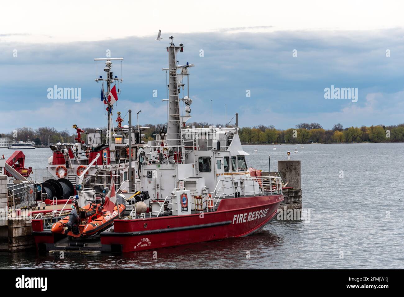 WM. Thornton Fire Rescue Boat sul lago Ontario, sul lungomare di Toronto, Canada Foto Stock