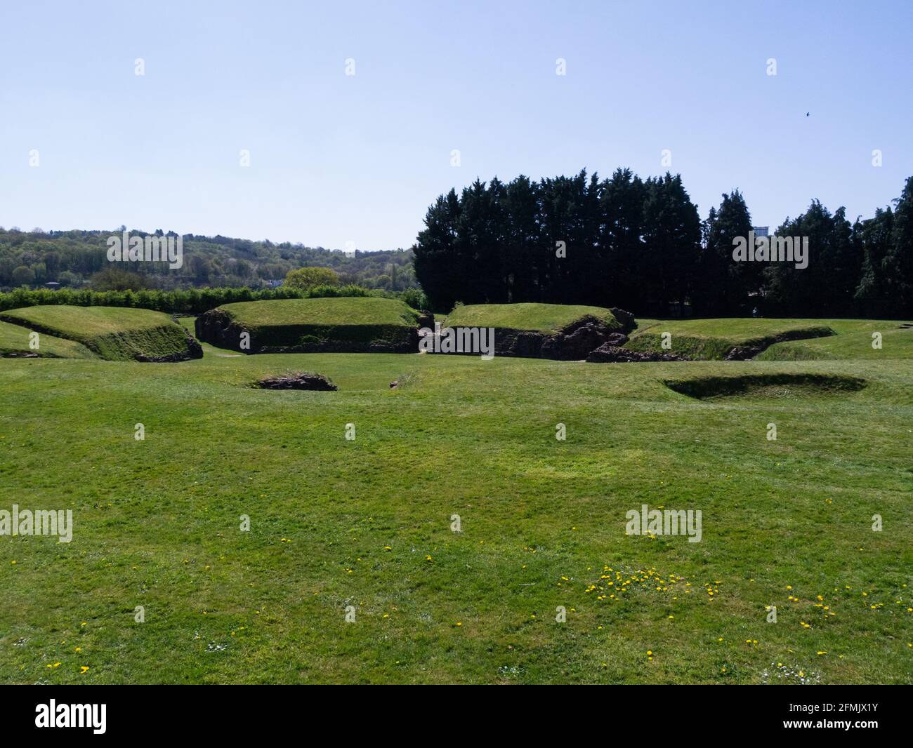 Caerleon Roman Amphitheatre rovine Galles del Sud Regno Unito gestito da CADW Enormi rovine con sponde inclinate che possono ospitare oltre 6000 spettatori Foto Stock