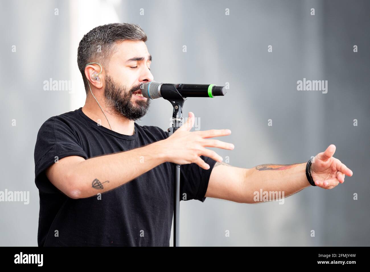 David Martinez Alvarez suona sul palco durante il concerto di Nits al Carme presso l'Auditorio Marina sur di la Marina de Valencia. (Foto di Xisco Navarro / SOPA Images/Sipa USA) Foto Stock