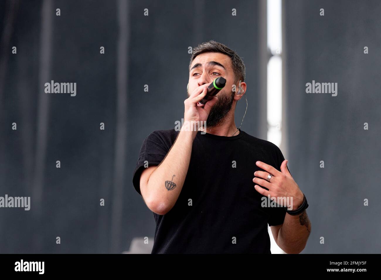 David Martinez Alvarez suona sul palco durante il concerto di Nits al Carme presso l'Auditorio Marina sur di la Marina de Valencia. (Foto di Xisco Navarro / SOPA Images/Sipa USA) Foto Stock